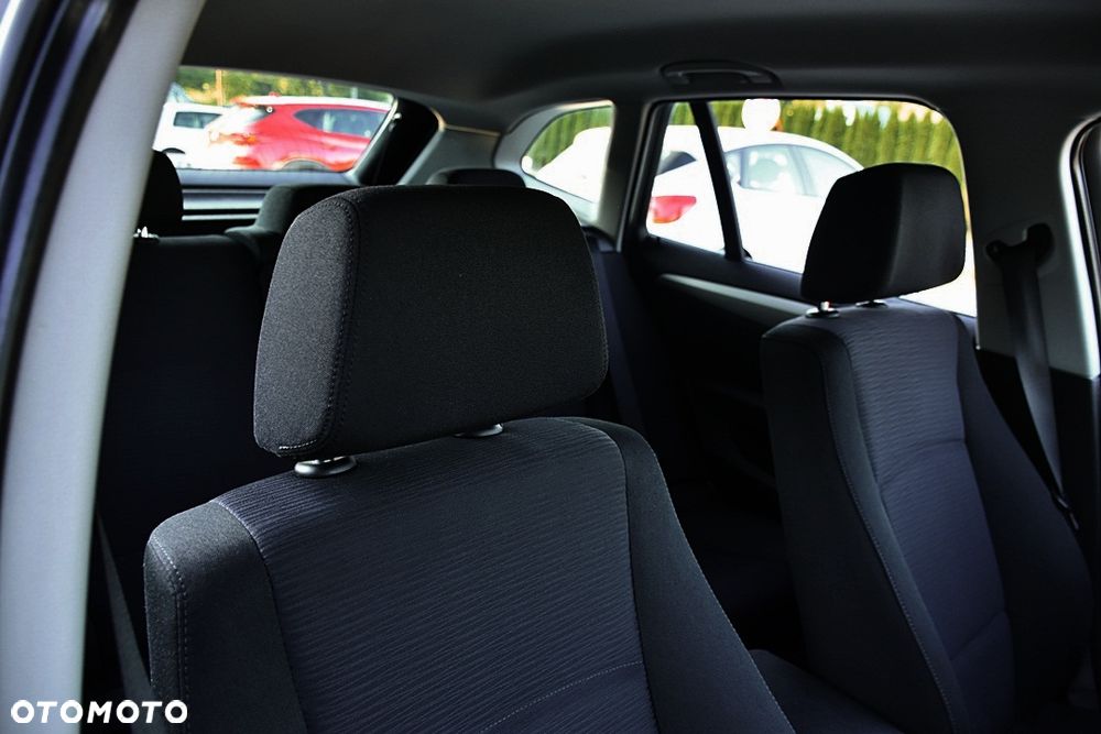 BMW X1 sDrive18d xLine - 33