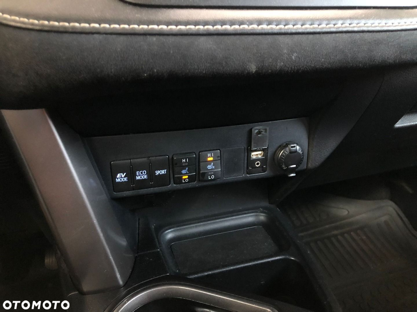 Toyota RAV4 - 25