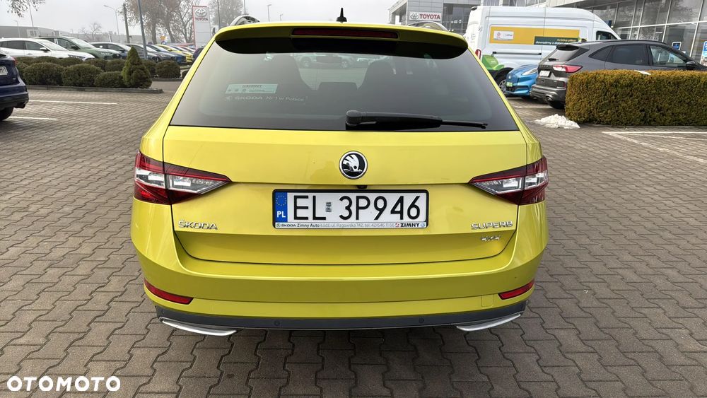 Skoda Superb 2.0 TDI SCR 4x4 Sportline DSG - 8