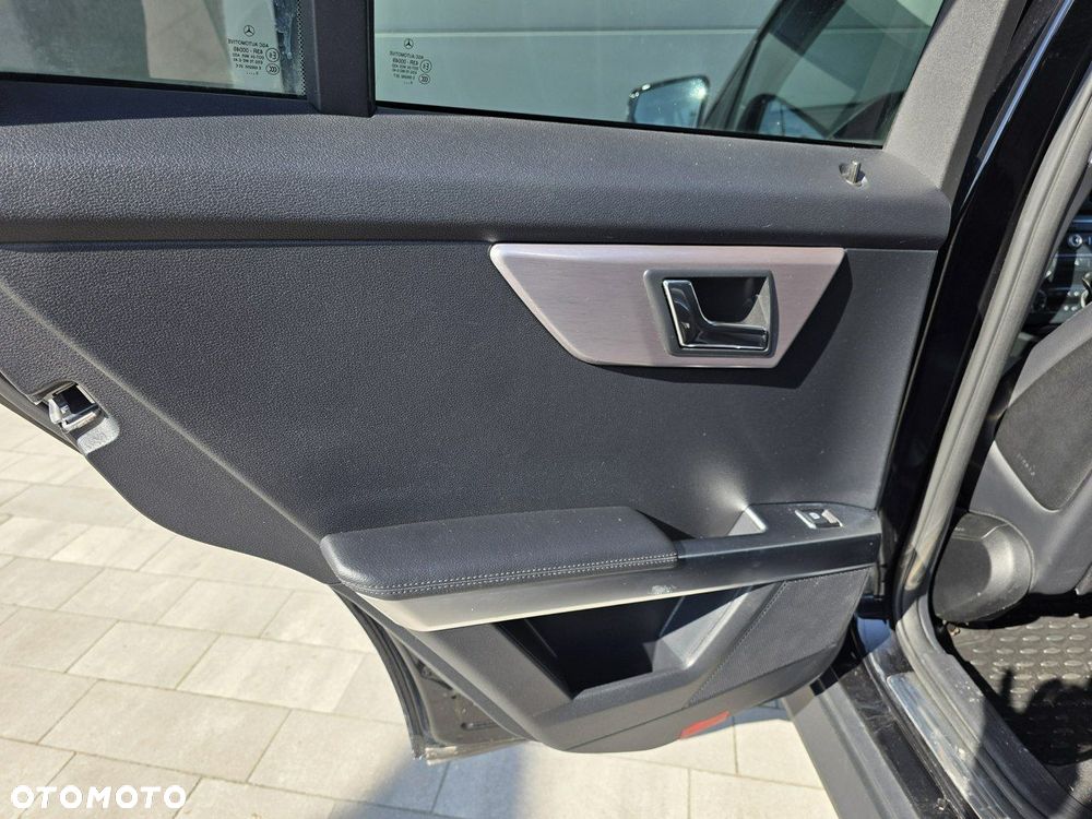 Mercedes-Benz GLK - 11