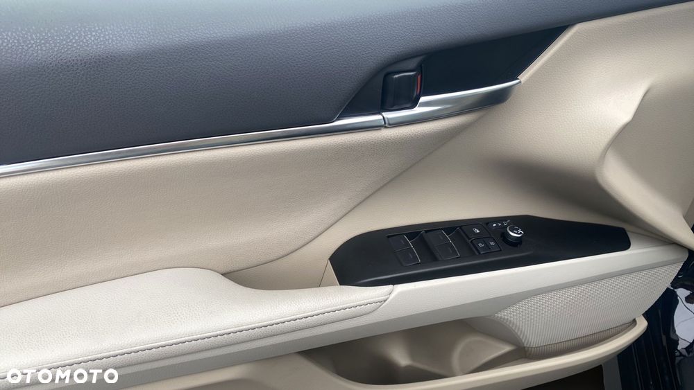 Toyota Camry 2.5 Hybrid Executive CVT - 15