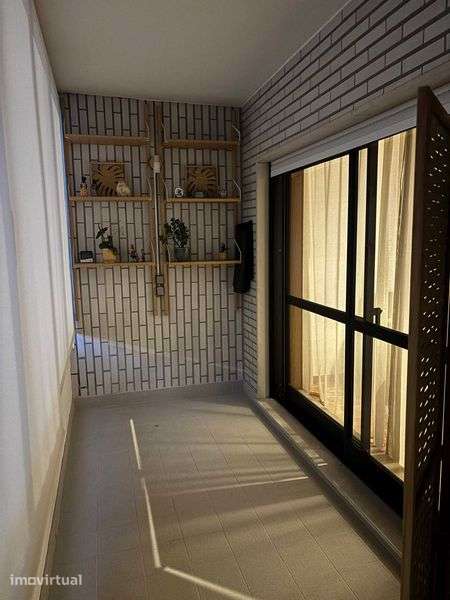 T2 com garagem e arrumos no Pinheiro Manso - Grande imagem: 3/10