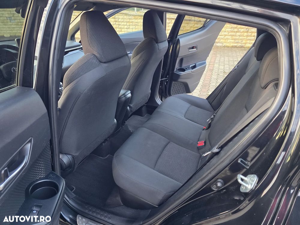 Toyota C-HR Hybrid Club - 26