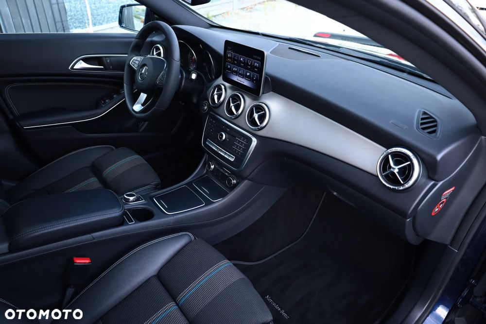 Mercedes-Benz CLA 180 7G-DCT Peak Edition - 21
