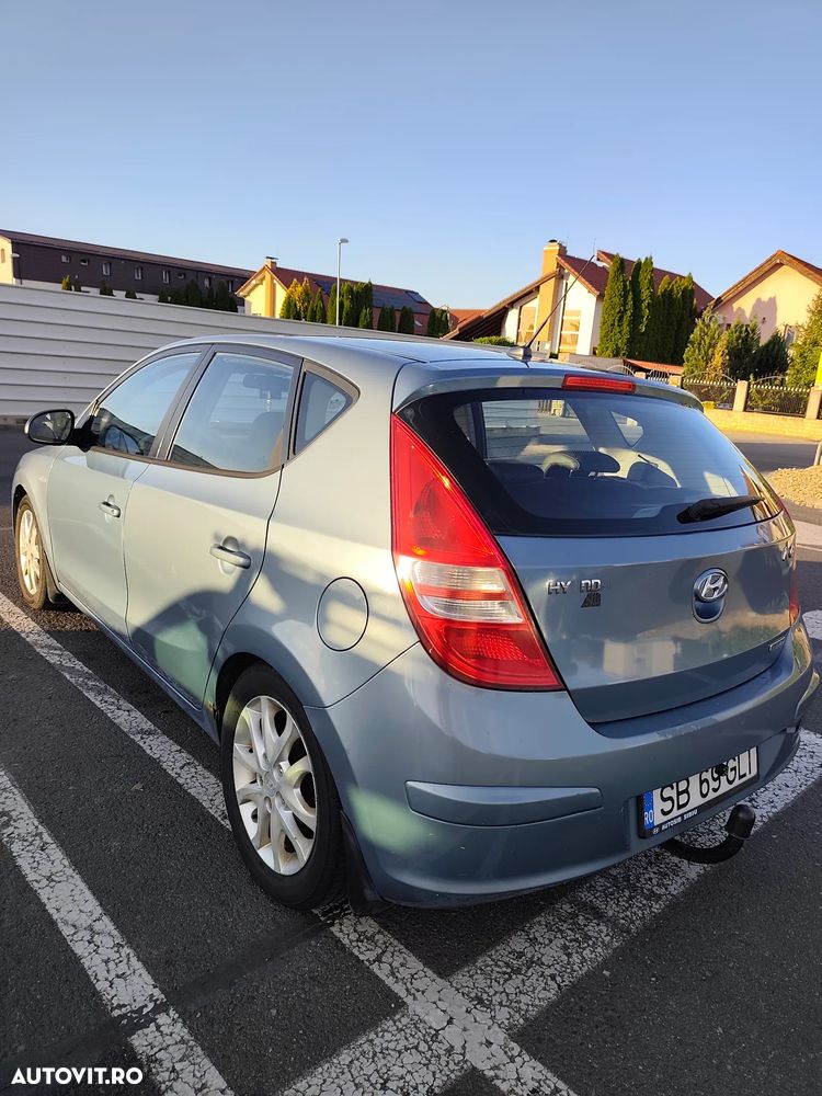 Hyundai i30 1.6 CRDi CLASSIC - 6