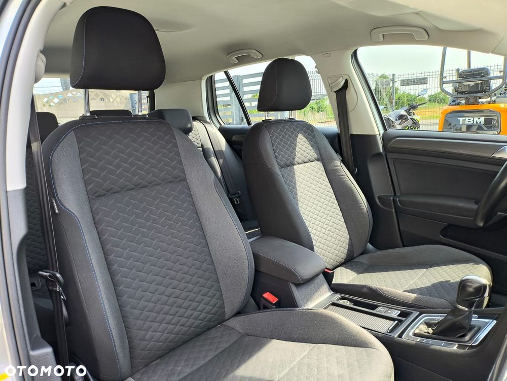 Volkswagen Golf - 19
