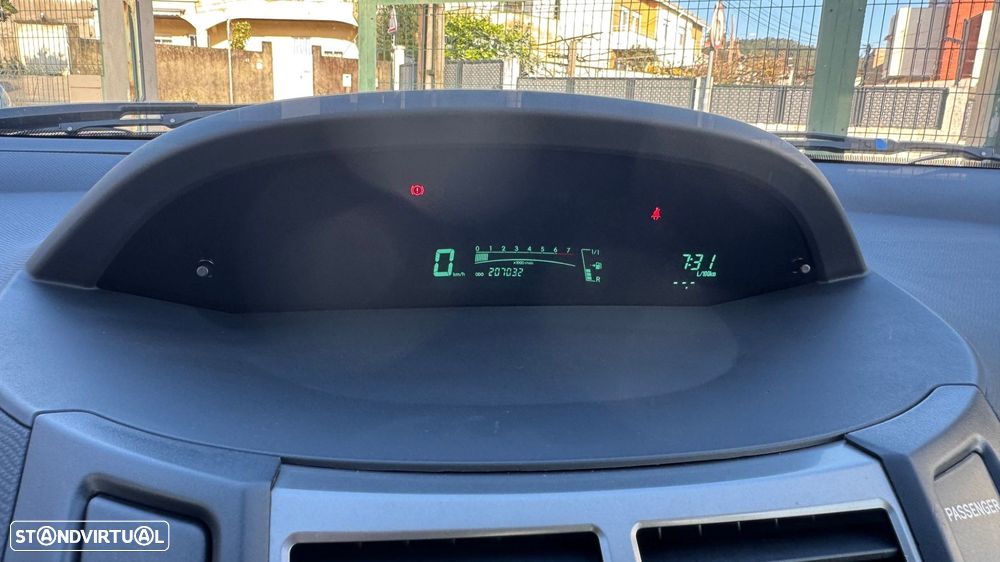 Toyota Yaris 1.0 VVT-i Comfort+AC - 30