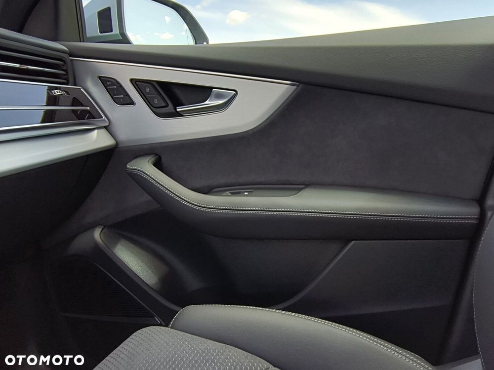 Audi Q8 - 25