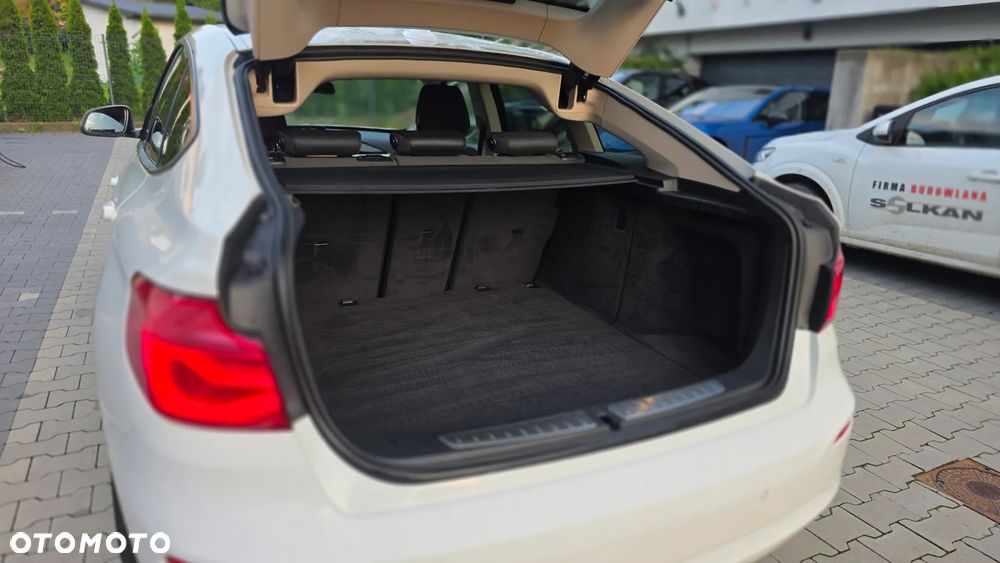 BMW Seria 3 318d Luxury Line - 24