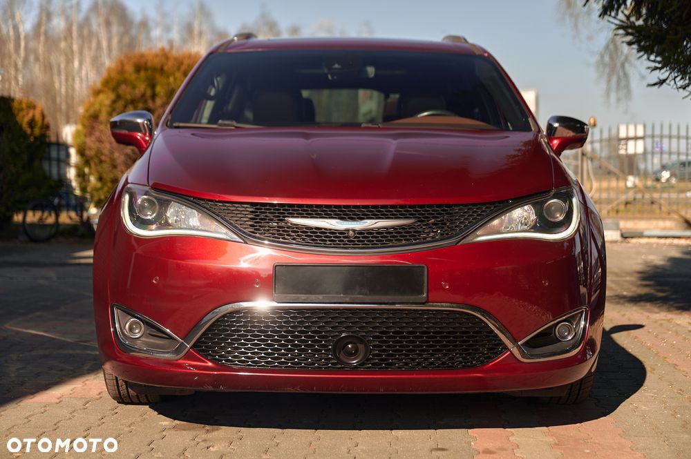 Chrysler Pacifica - 5