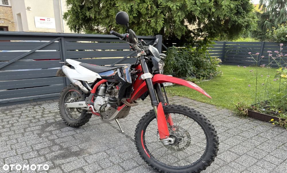 SWM RS 300 R - 1