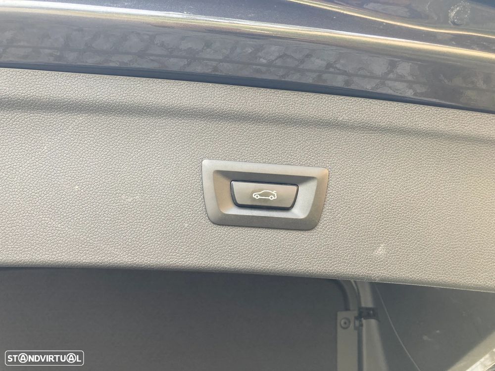 BMW iX xDrive40 - 42