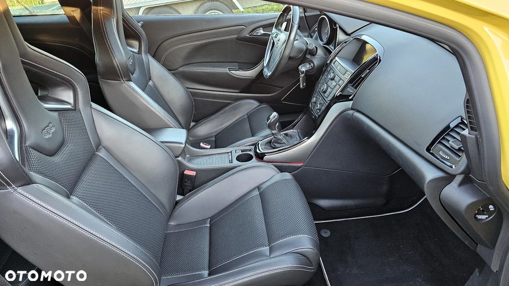 Opel Astra IV GTC OPC - 19