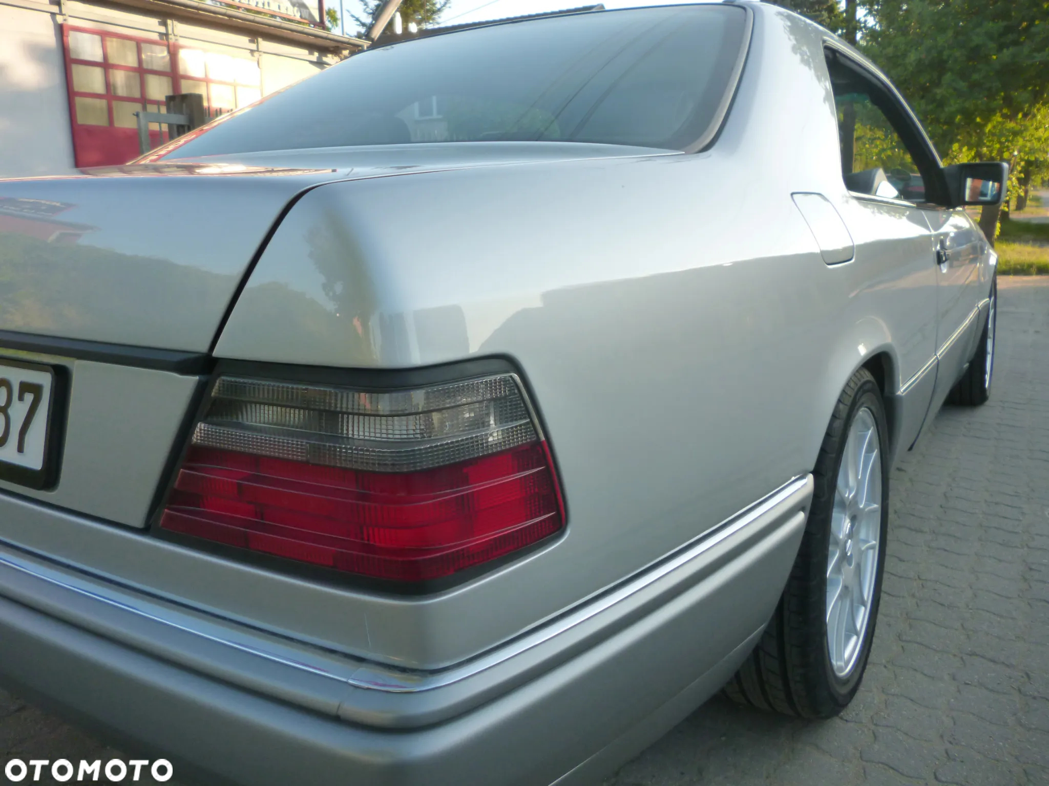 Mercedes-Benz Klasa E 320 - 19
