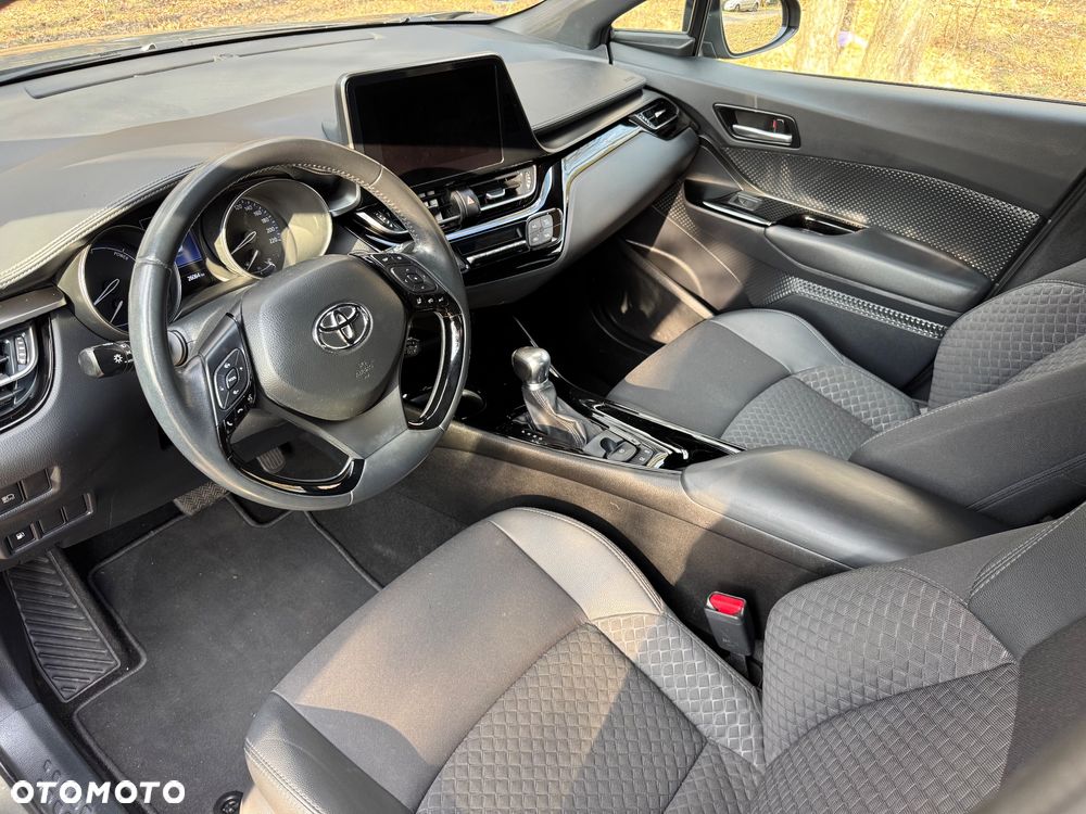 Toyota C-HR - 11