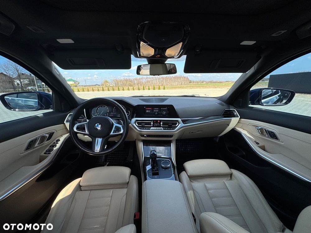 BMW Seria 3 330i M Sport - 34