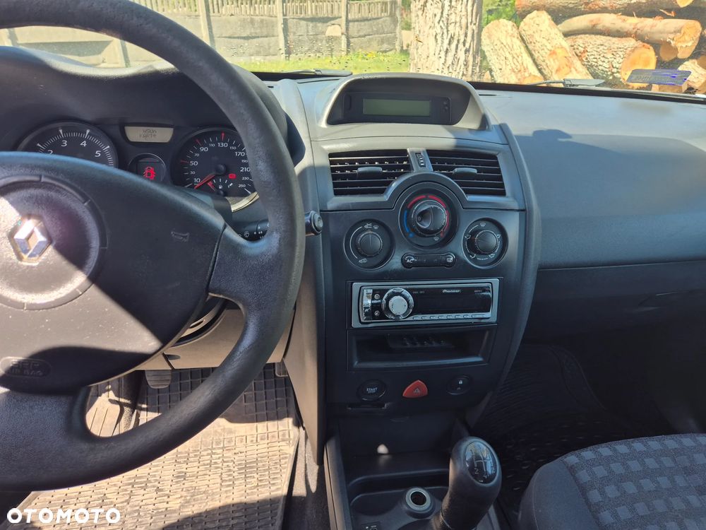Renault Megane 1.4 16V Initio - 5