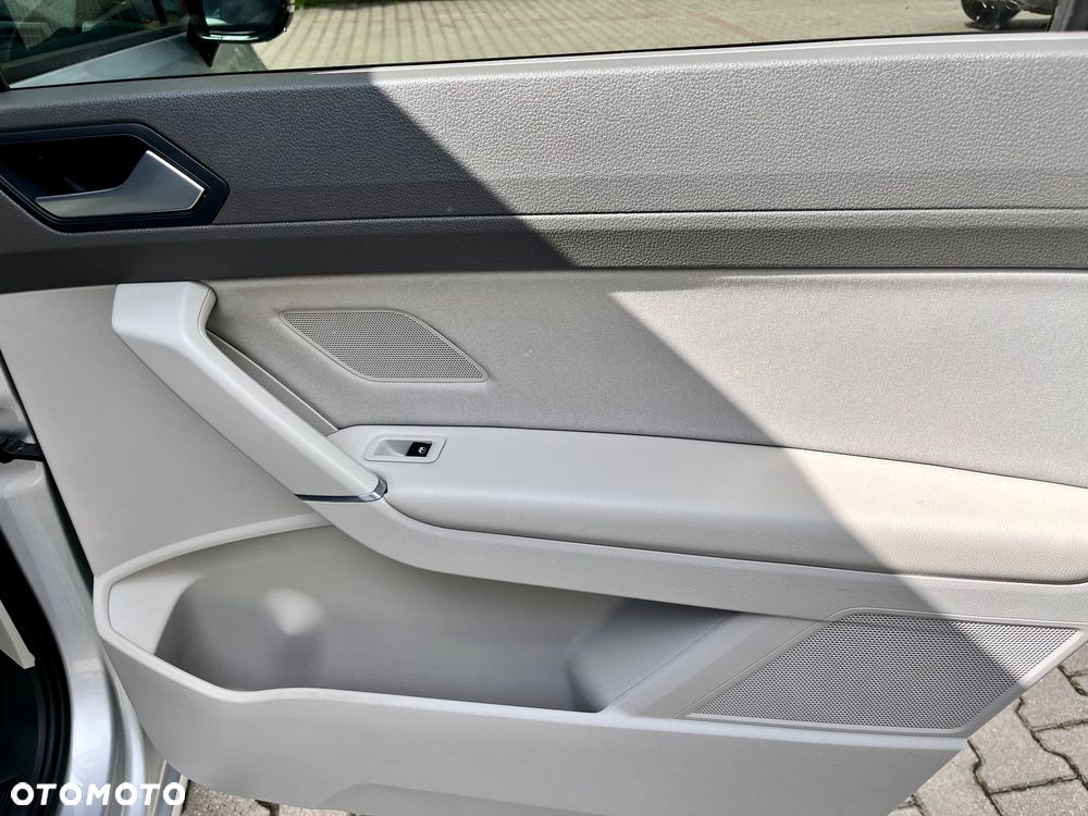 Volkswagen Touran 1.6 TDI SCR (BlueMotion Technology) SOUND - 25