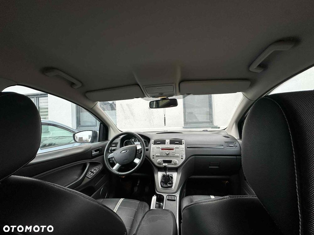 Ford Kuga 2.0 TDCi 2x4 Titanium - 8