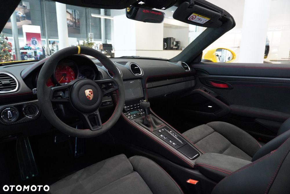 Porsche 718 Spyder - 31
