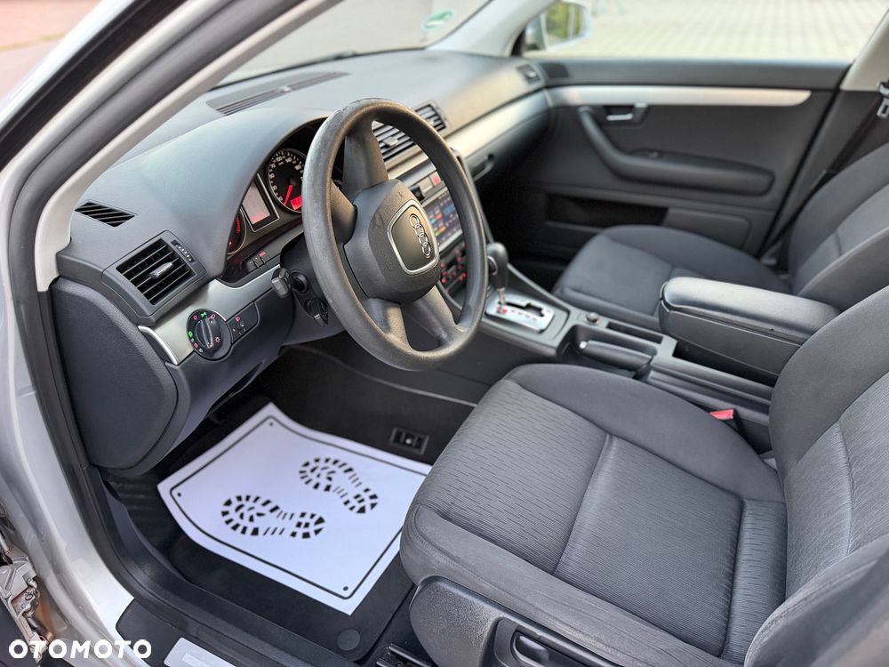 Audi A4 Limousine - 26