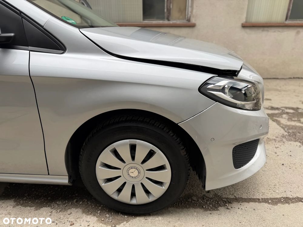 Mercedes-Benz Klasa B 180 (BlueEFFICIENCY) 7G-DCT - 32