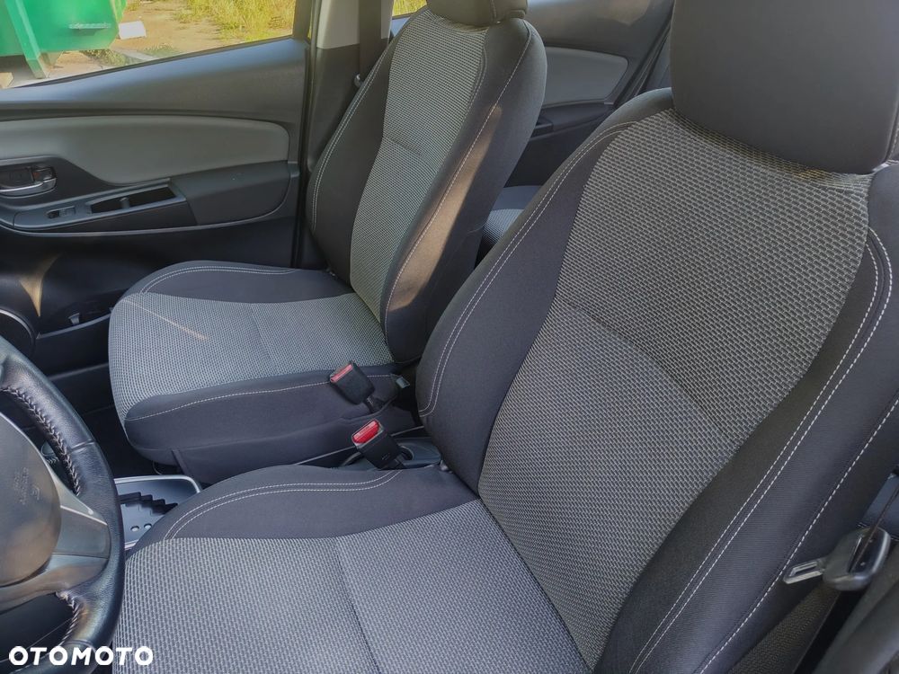 Toyota Yaris 1.5 VVT-i Comfort mit Design Paket - 19