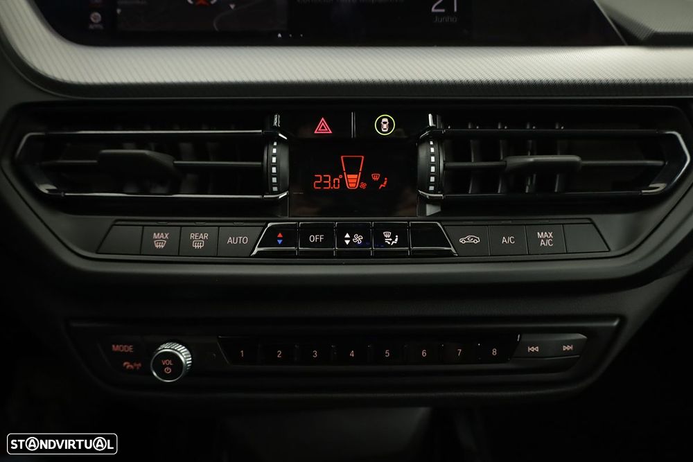 BMW 116 i Pack Desportivo M - 12