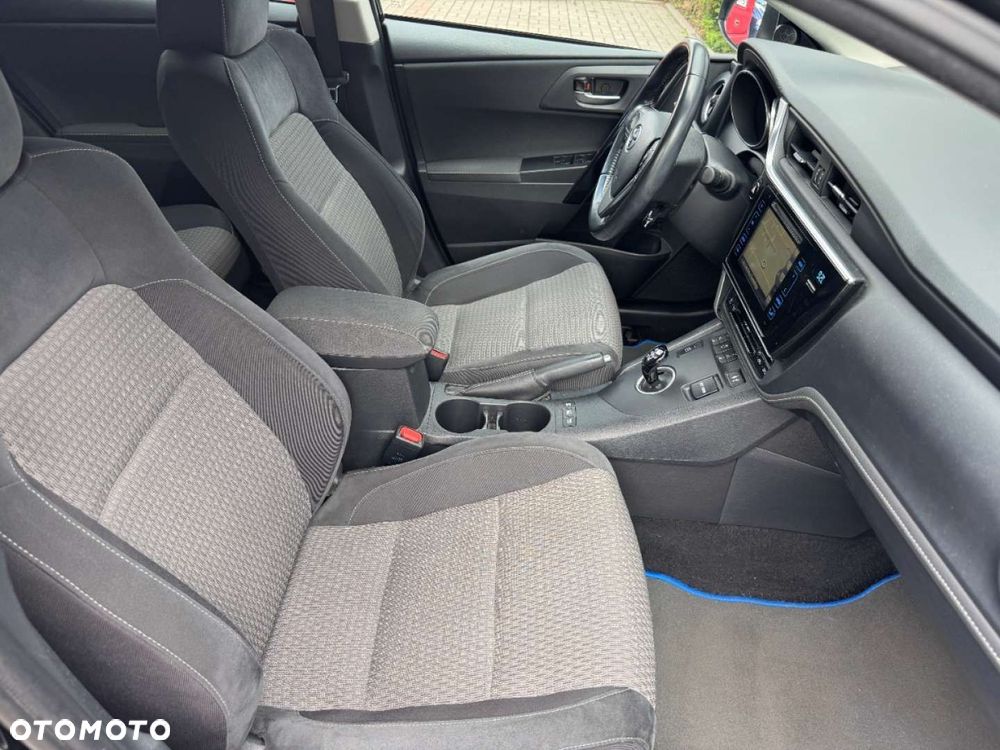 Toyota Auris Hybrid 135 Prestige - 21