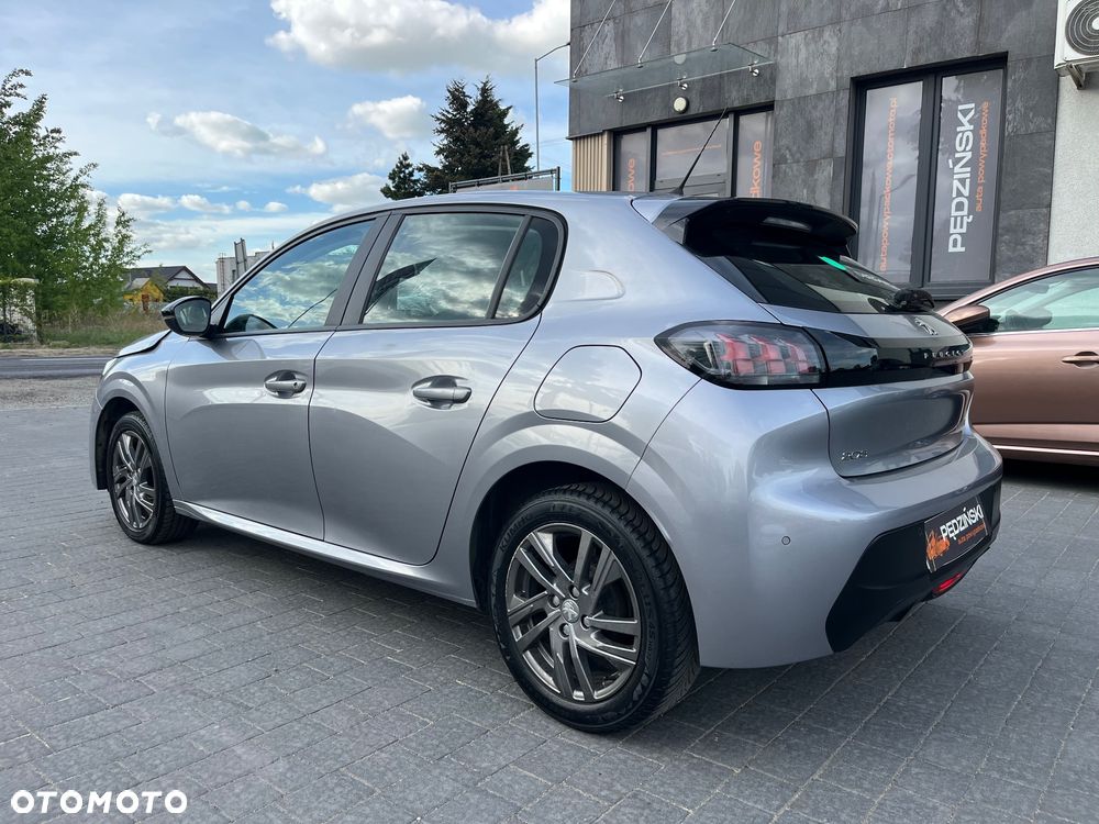 Peugeot 208 - 4