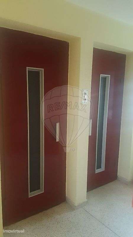 Apartamento T1 para arrendamento - Grande imagem: 2/12