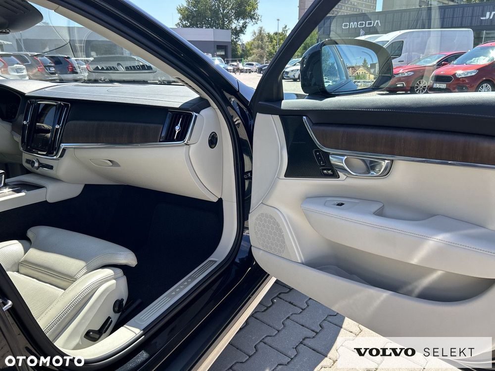 Volvo V90 Cross Country - 23