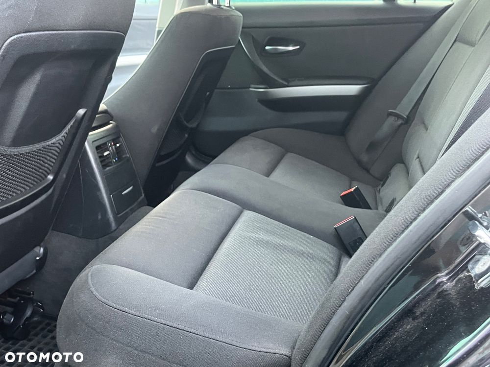 BMW Seria 3 320d - 35