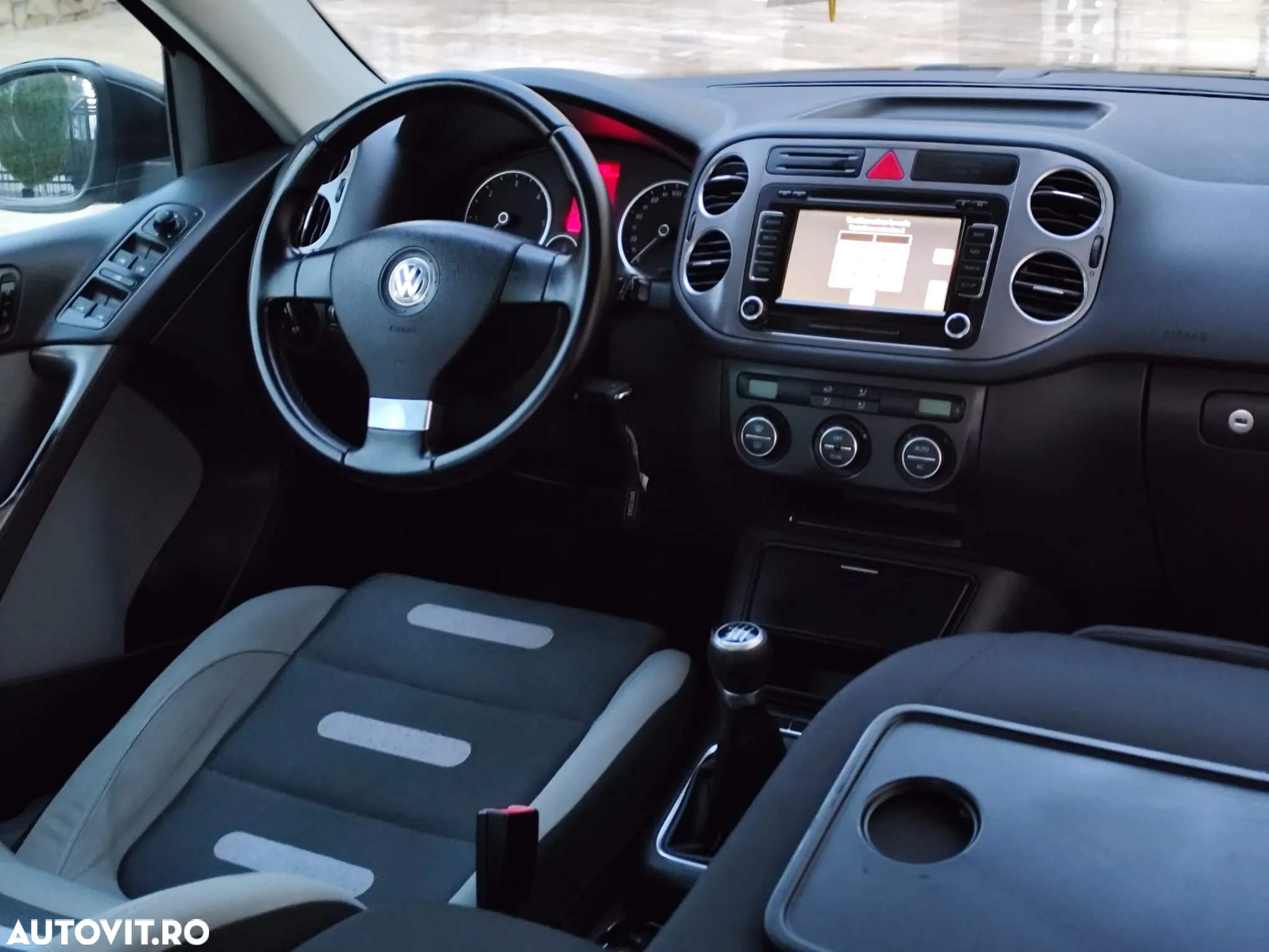 Volkswagen Tiguan - 10