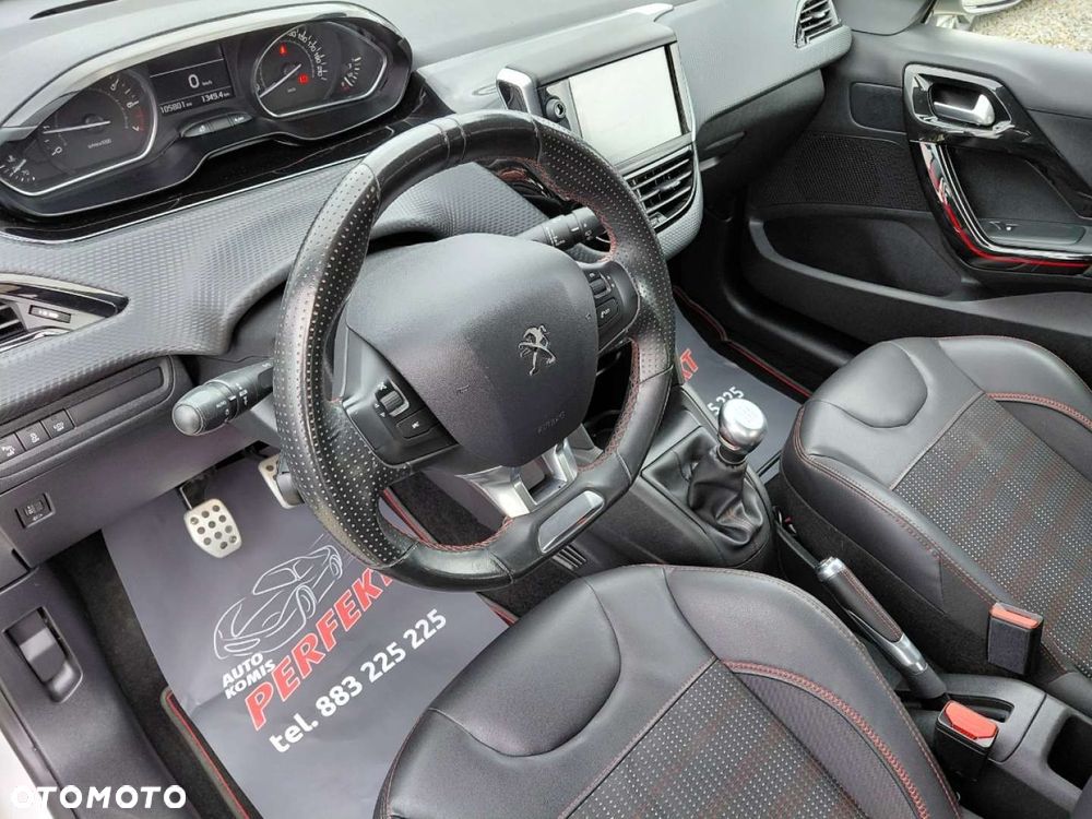 Peugeot 208 - 13