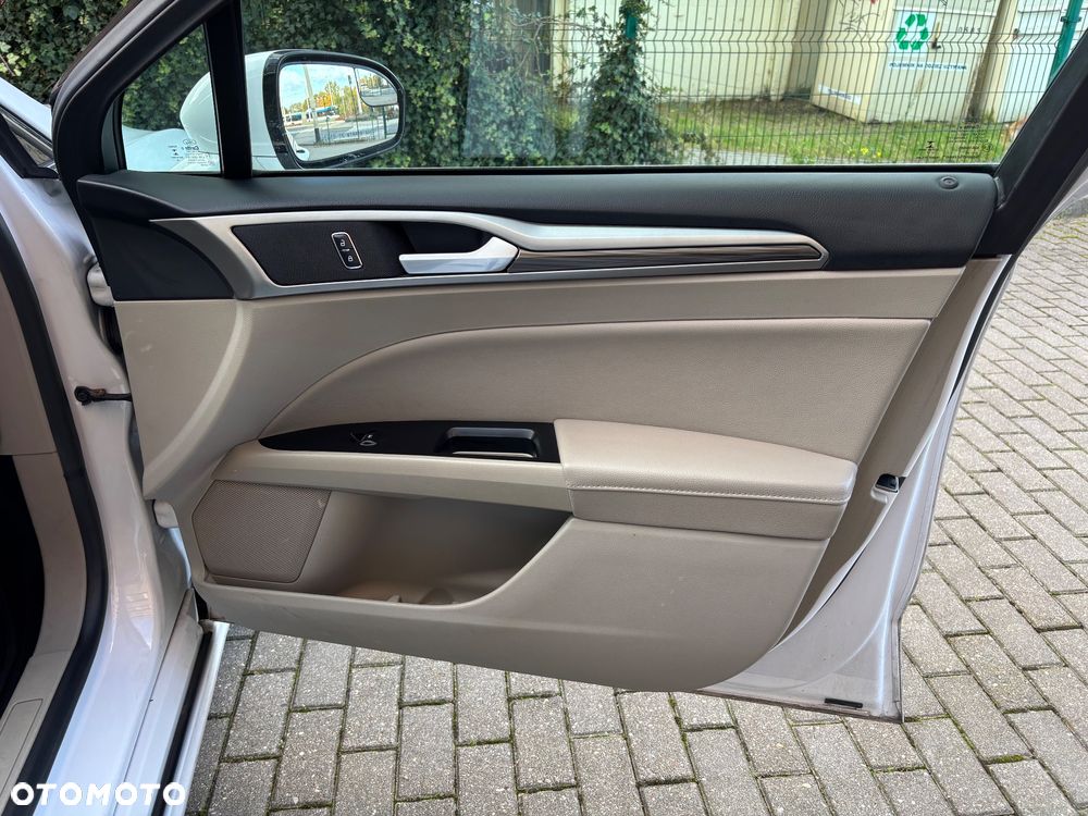 Ford Fusion 2.0 EcoBoost Titanium - 21