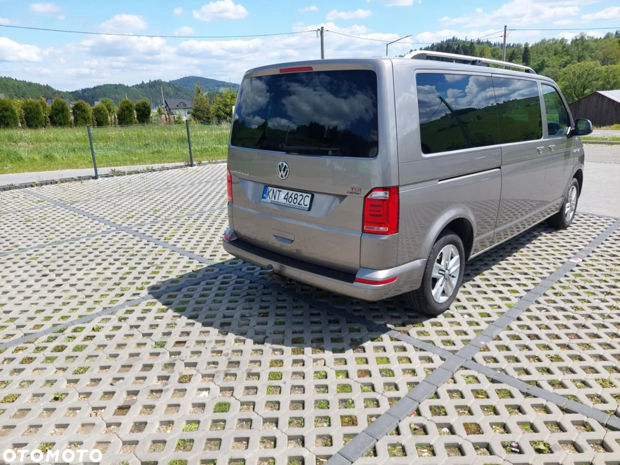 Volkswagen Caravelle 2.0 TDI L2 Comfortline 4Motion - 8