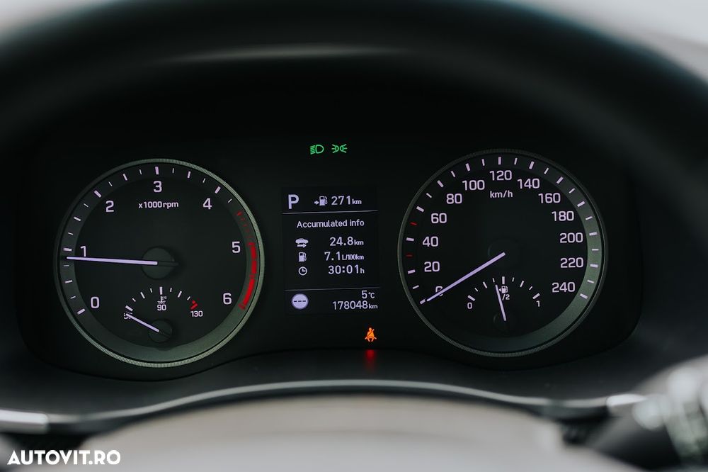 Hyundai Tucson blue 1.6 CRDi 2WD DCT Advantage+ - 13