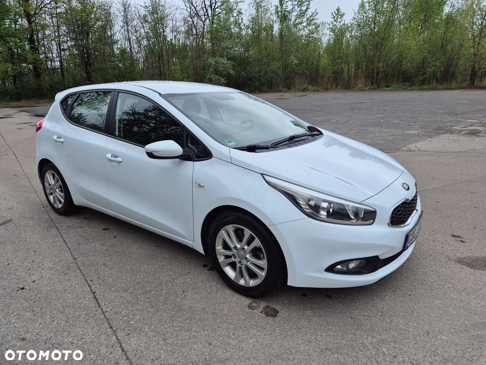 Kia Ceed 1.4 CVVT Fifa World Cup Edition - 9