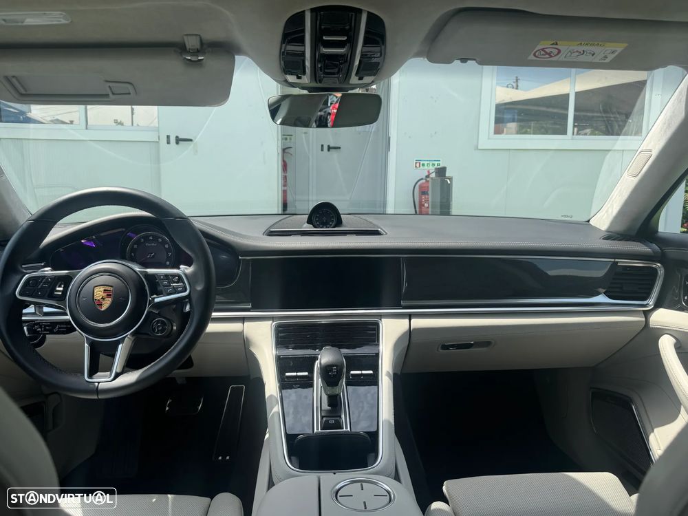 Porsche Panamera Turbo - 11