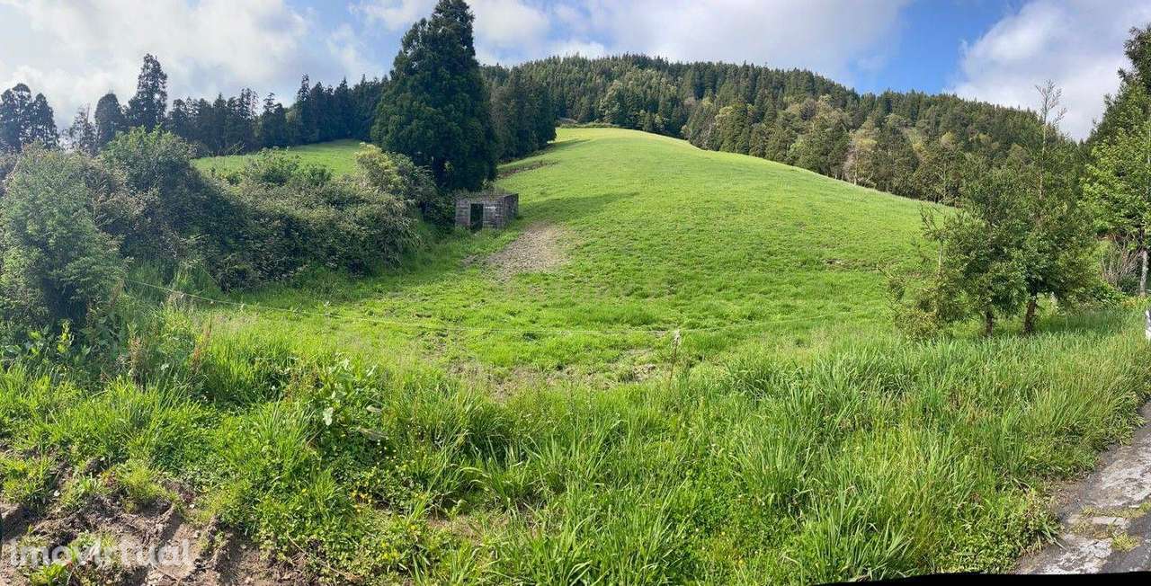 Terreno Agrícola com Vista Panorâmica em Povoação, São Miguel - Grande imagem: 2/9