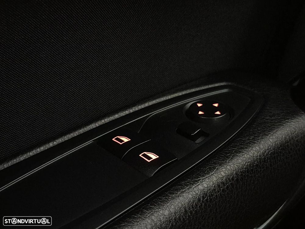 BMW 218 d Coupe Line Sport Auto - 30
