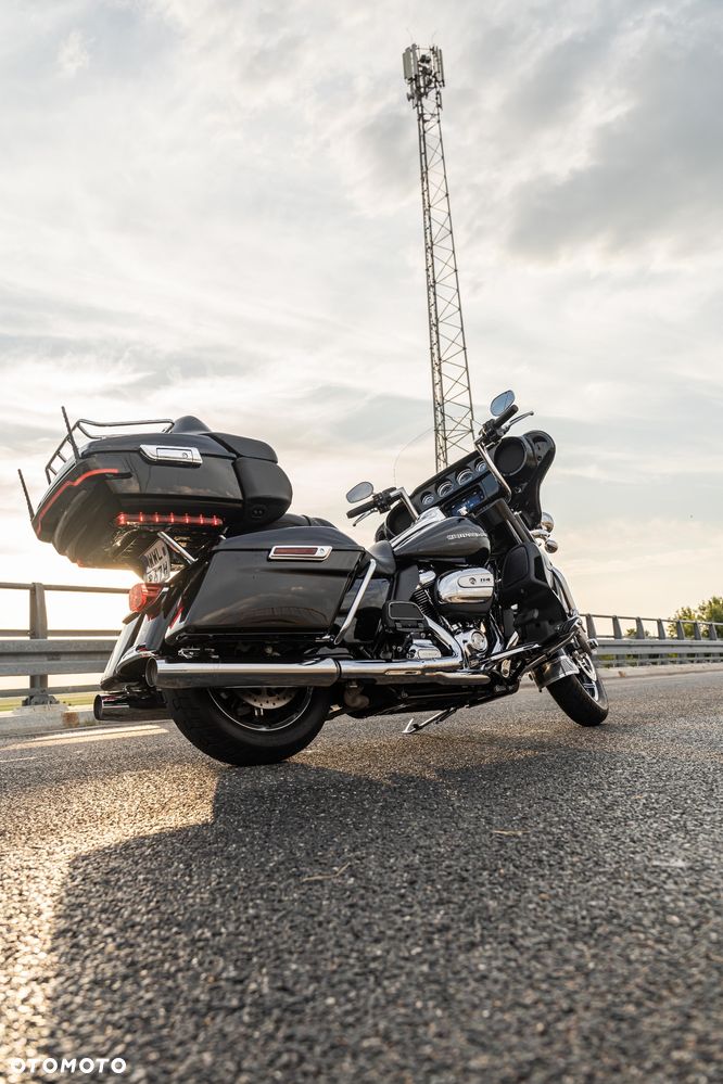 Harley-Davidson FLHT Electra Glide Standard - 5