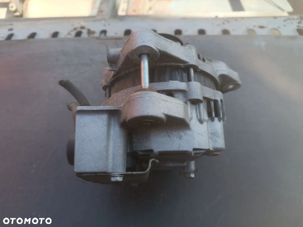 Honda Civic VIII 8 UFO alternator a2tc1391ze 1.8 benzyna R18A2agha67 - 5