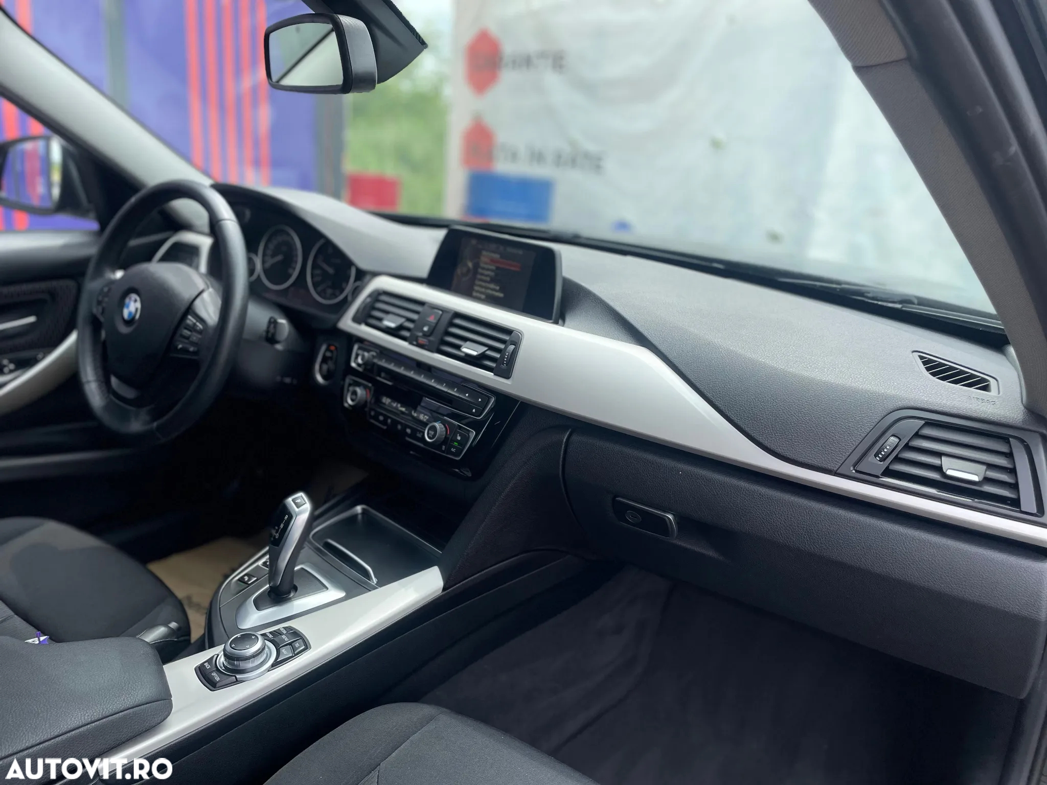 BMW Seria 3 318d Touring Aut. - 21