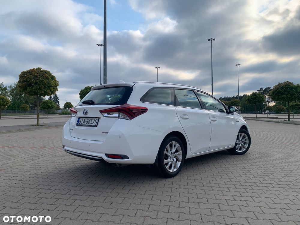 Toyota Auris Hybrid 135 Premium - 3