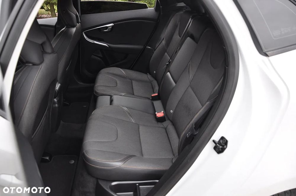 Volvo V40 Cross Country - 26