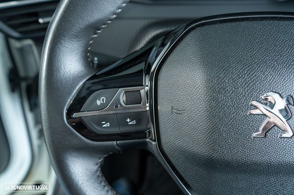 Peugeot e-2008 50 kWh Active - 19