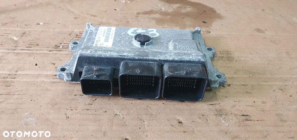 Sterownik komputer silnika Citroen C3 II 1.0 VTI 9805895780 - 2