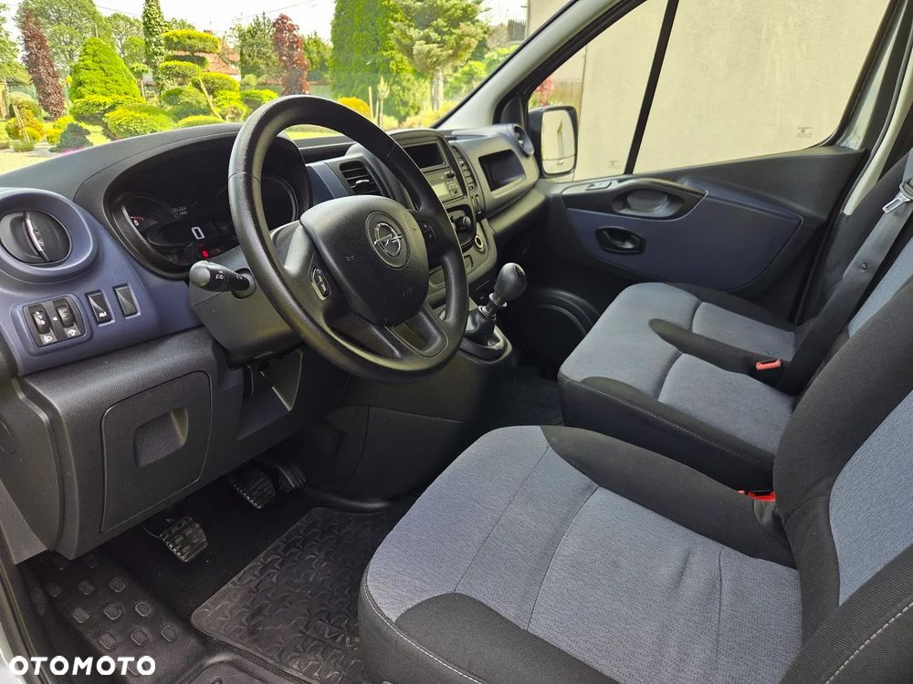 Opel Vivaro - 24